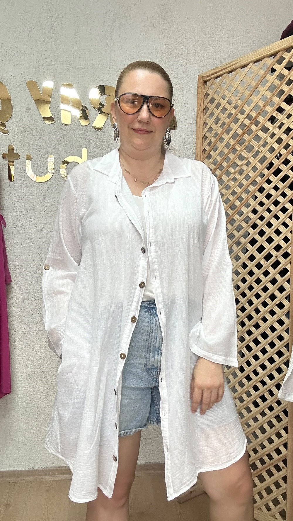 beyaz pamuklu gömlek