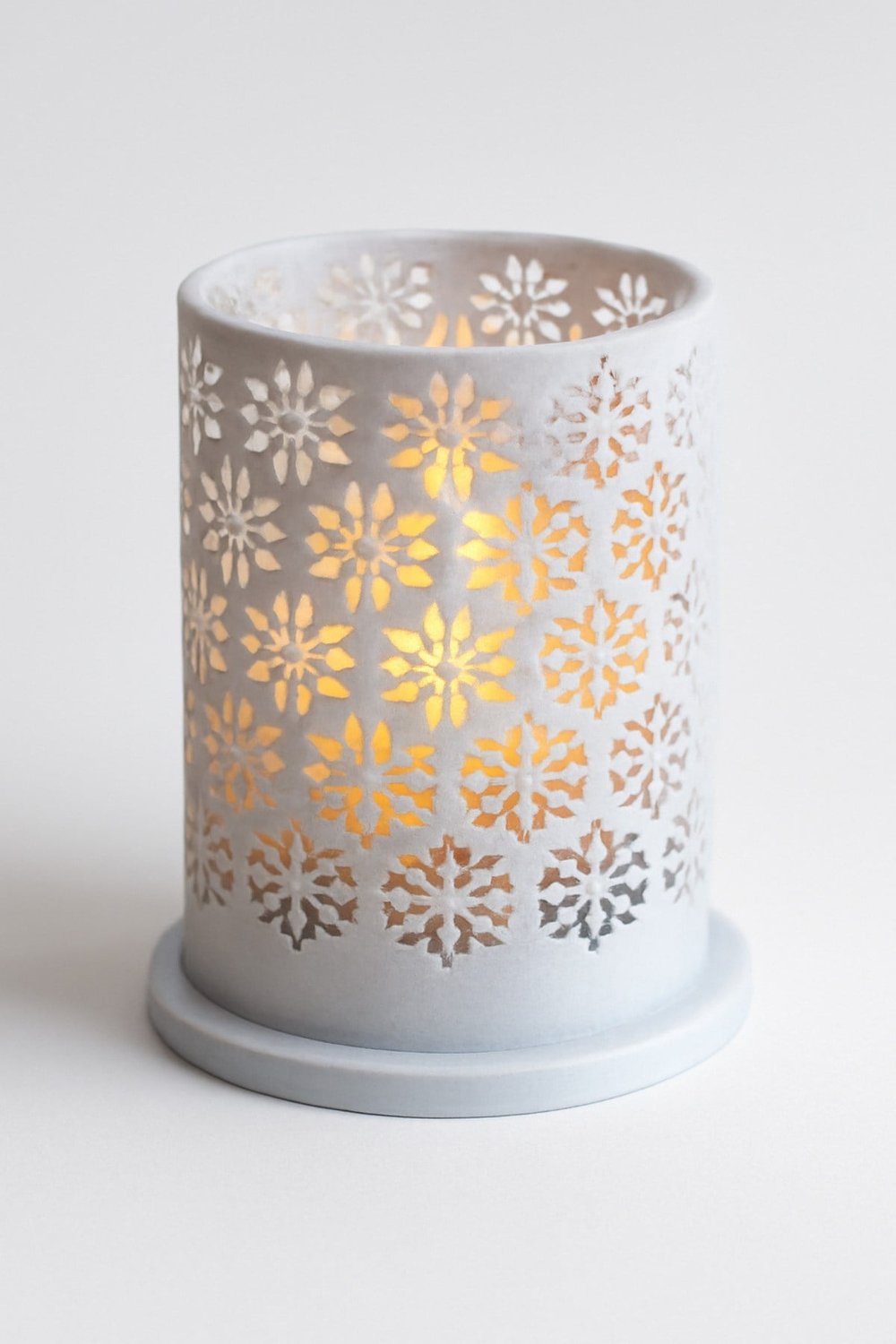 Dekoratif Aydınlatma Mumluk Fraktal Mumluk Plastiktir. Tea Light Mum Dahildir.