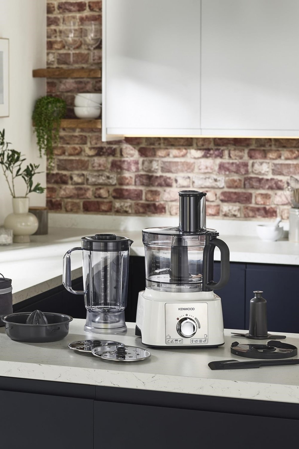 Kenwood Multi Pro Ekspress Mutfak Robotu 3 Lt Hazne Kapasiteli 1000 Watt FDP65.450WH