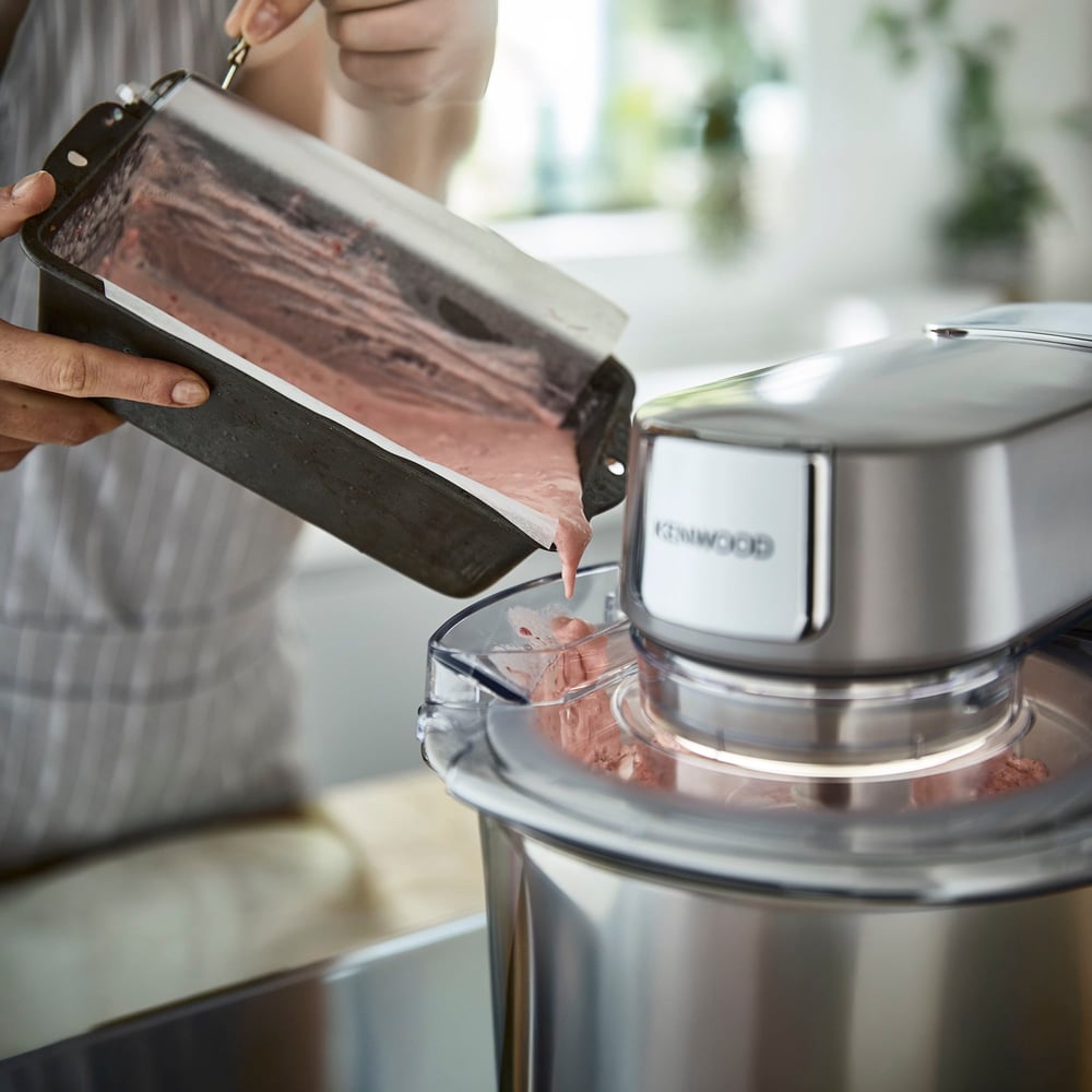 Kenwood Titanium Chef Baker XL Mutfak Şefi Stand Mikser 7 Lt Geniş Hazne Beyaz KVL65.001WH + KAX71.000WH Dondurma Aparatı Hediyeli