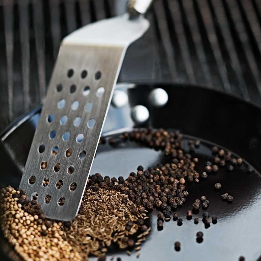 Rösle Spatula Açılı Paslanmaz Çelik Delikli 32 cm 12547