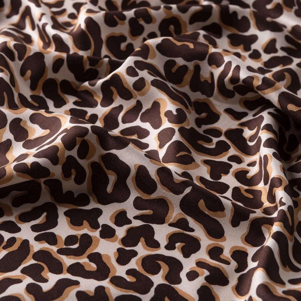 İpekevi 02452 Kahve Leopar Desenli İpek Şal
