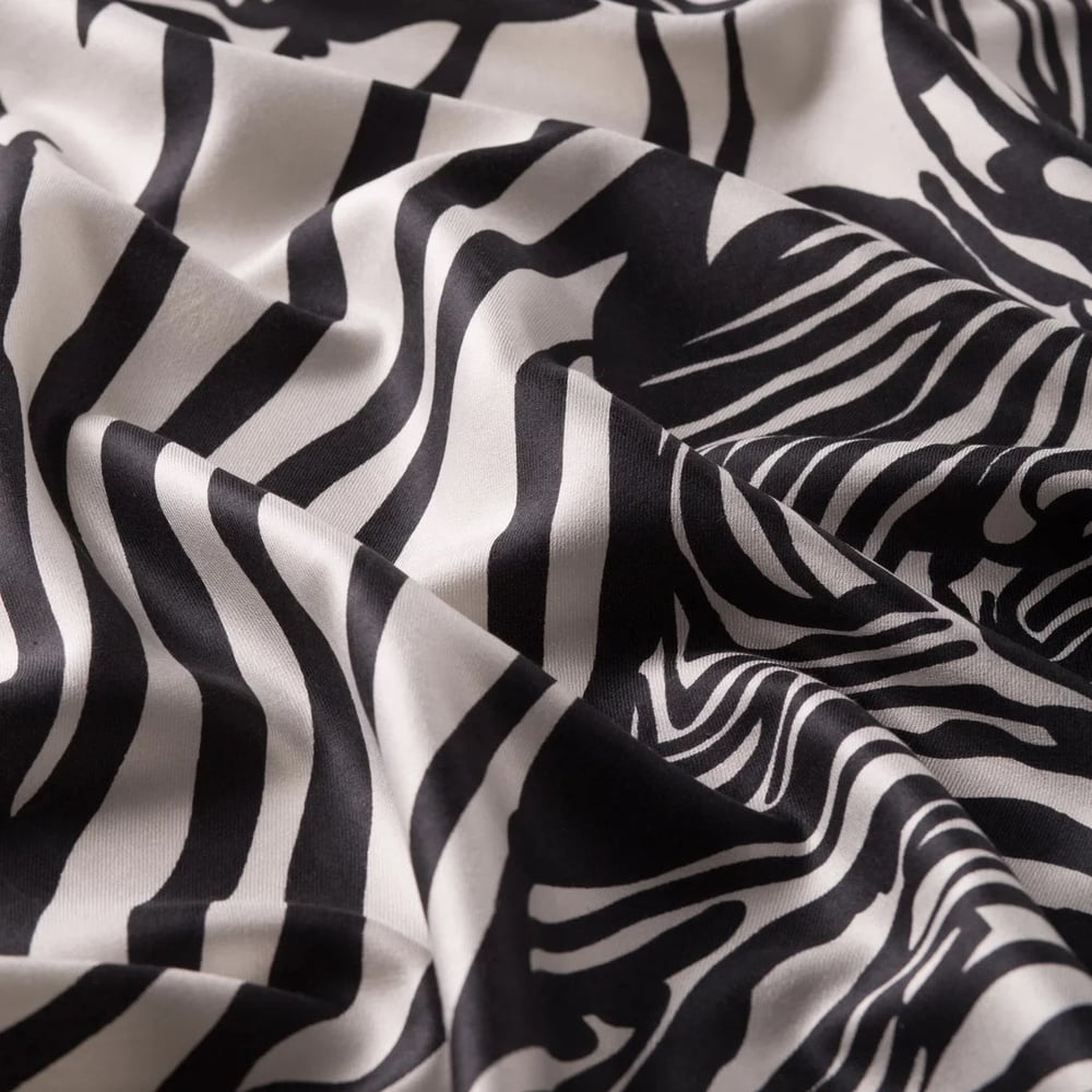 İpekevi 02671 Siyah Zebra Desen İpek Şal