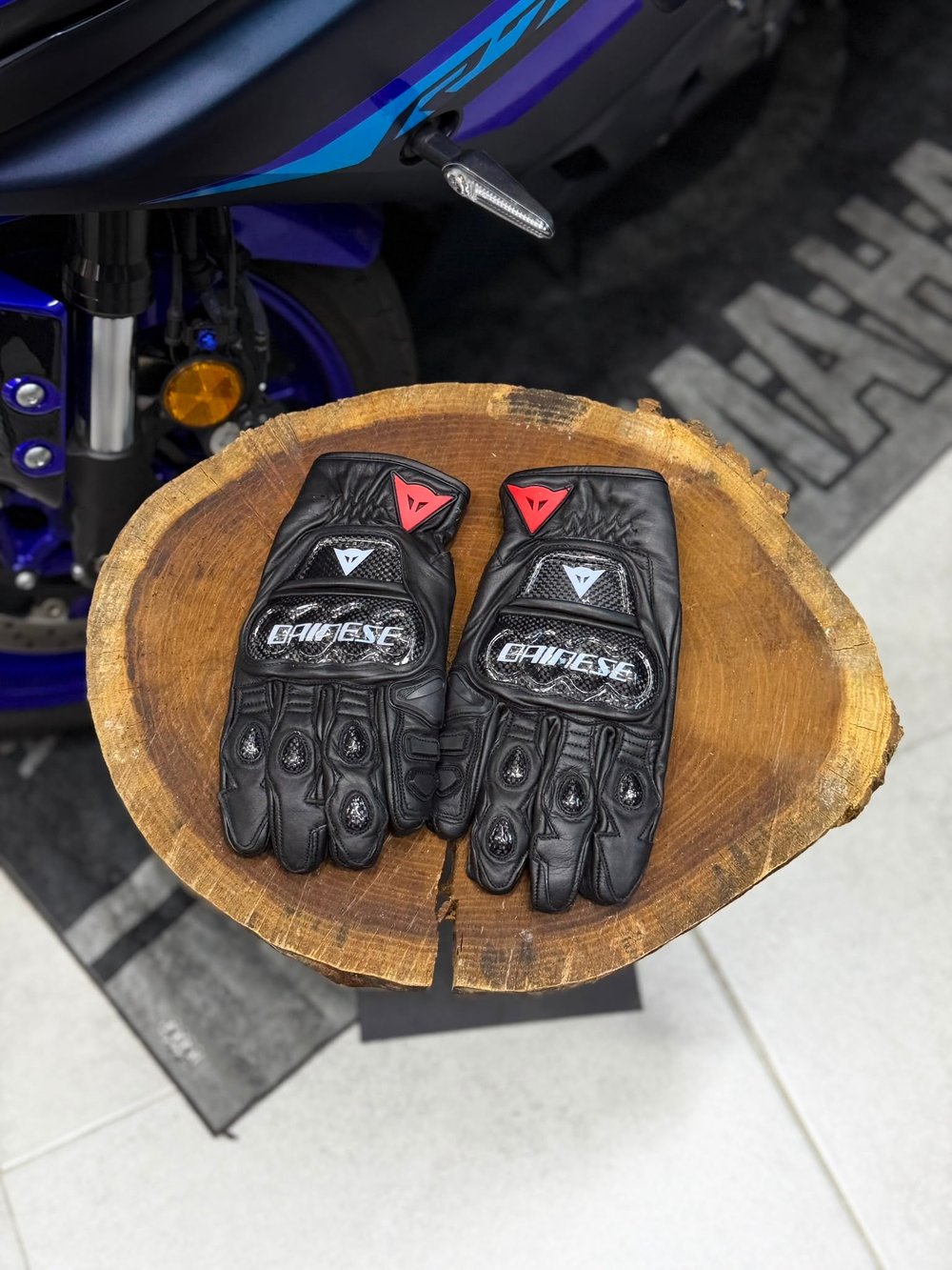 Dainese Deri Eldiveni Siyah Bileksiz