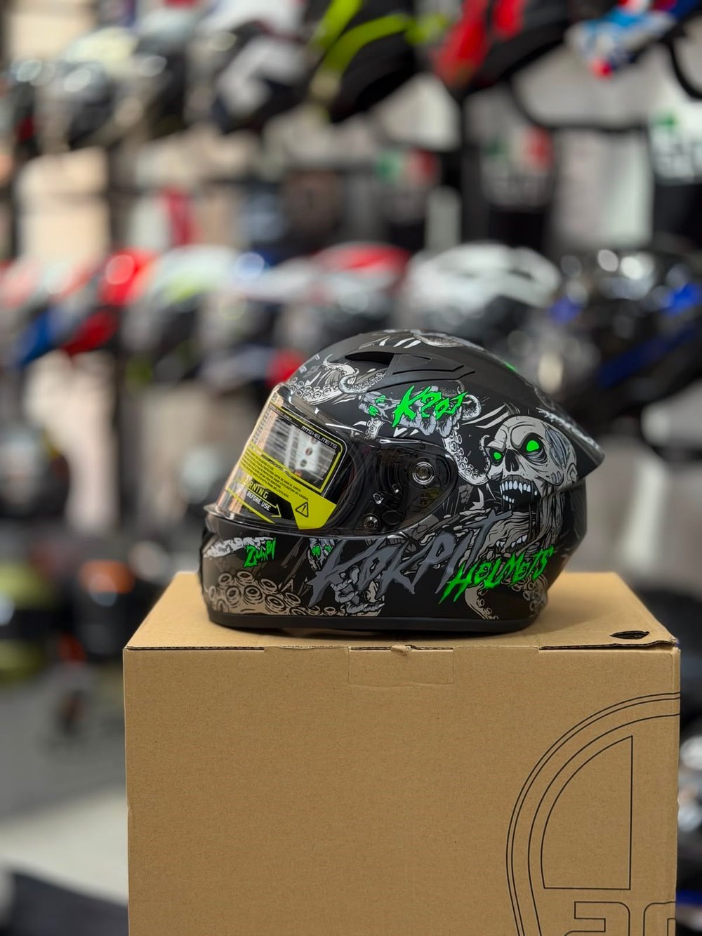MT Kids Skull Hero Siyah Yeşil Çocuk Motosiklet Kaskı