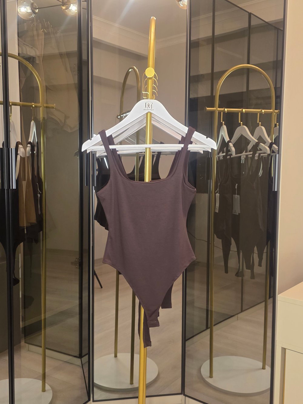 AÇIK YAKA KAHVE BODYSUIT