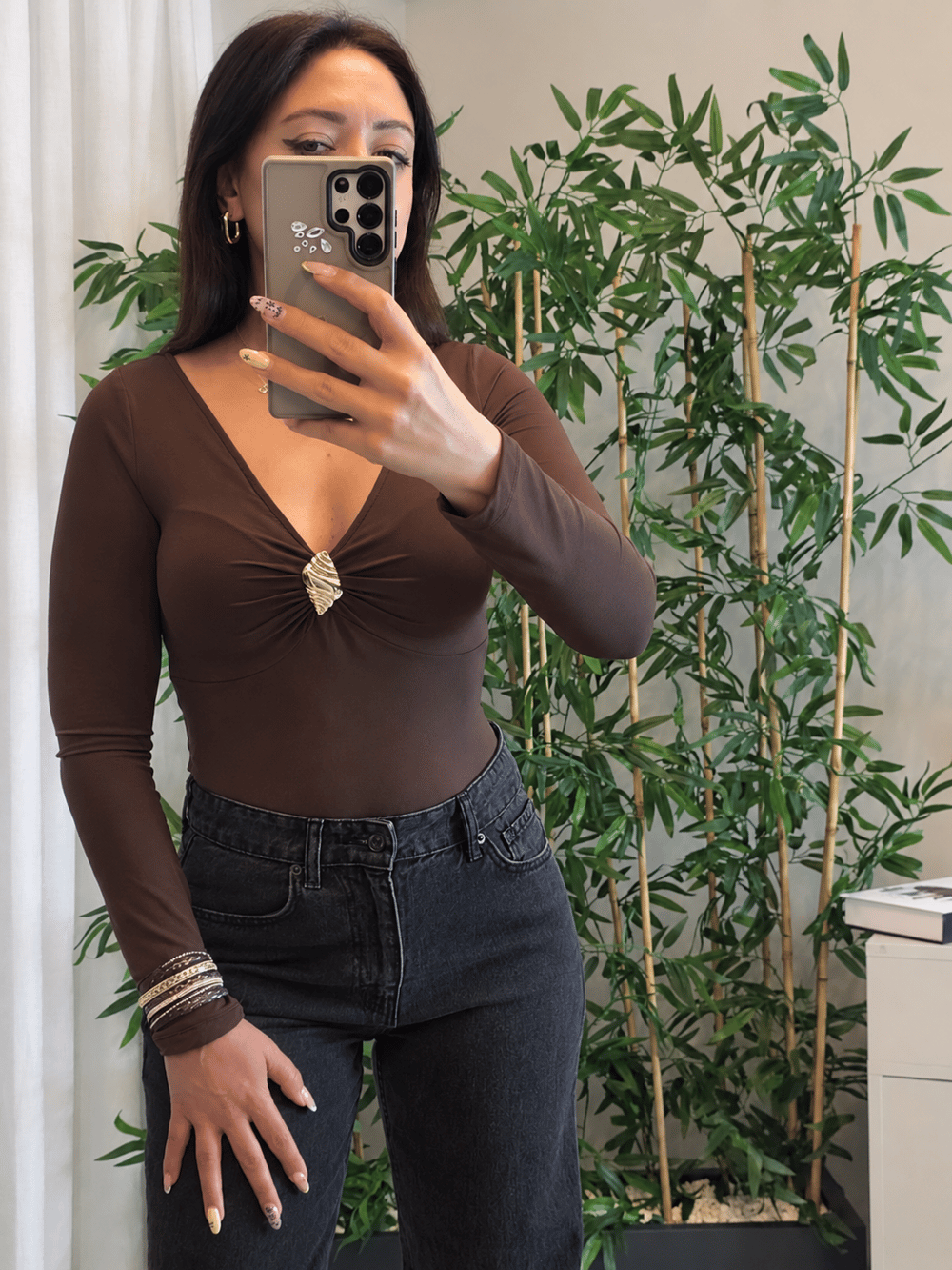 TOKA DETAYLI KAHVE BODYSUIT