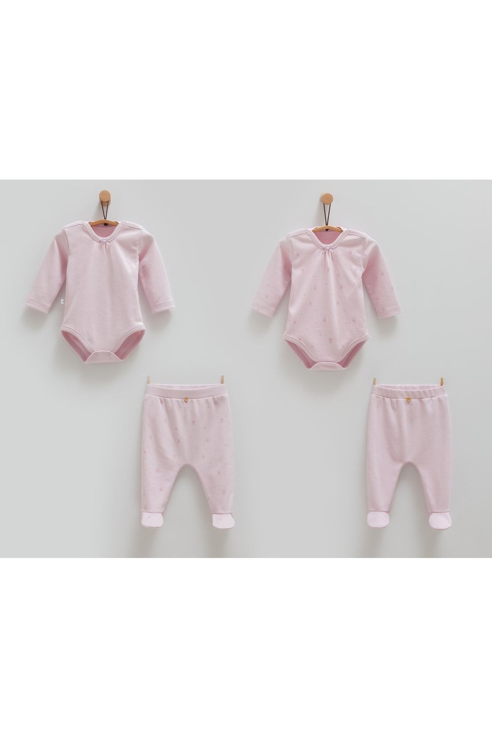 %100 Pamuk Kız Bebek 4lü Takım (1 Body ve 1 Pantolon 0-1 Ay )(1 Body ve 1 Pantolon 1-3Ay )