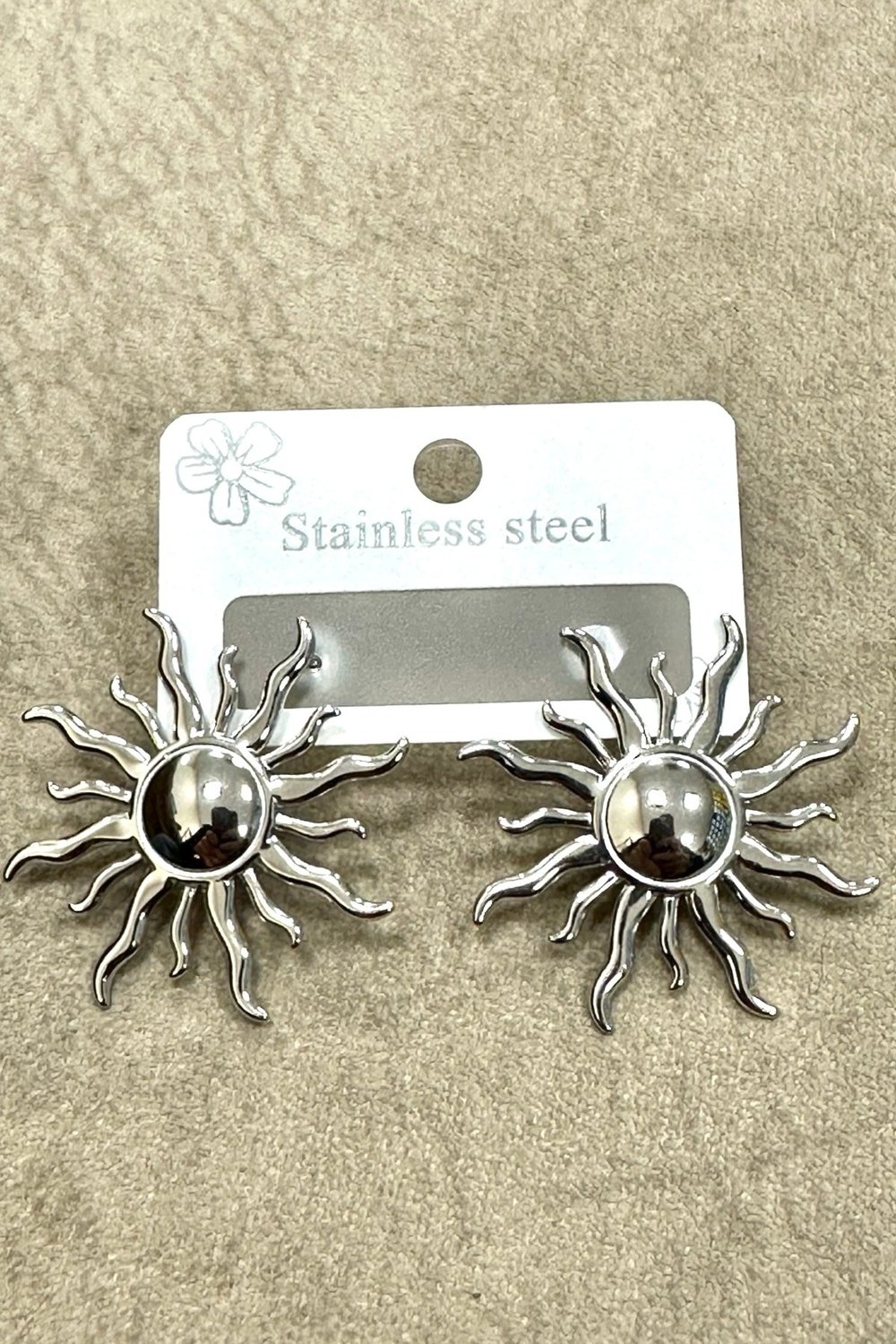 Kararmaz 316 L Güneş Figürlü Çelik Küpe Stainless Steel