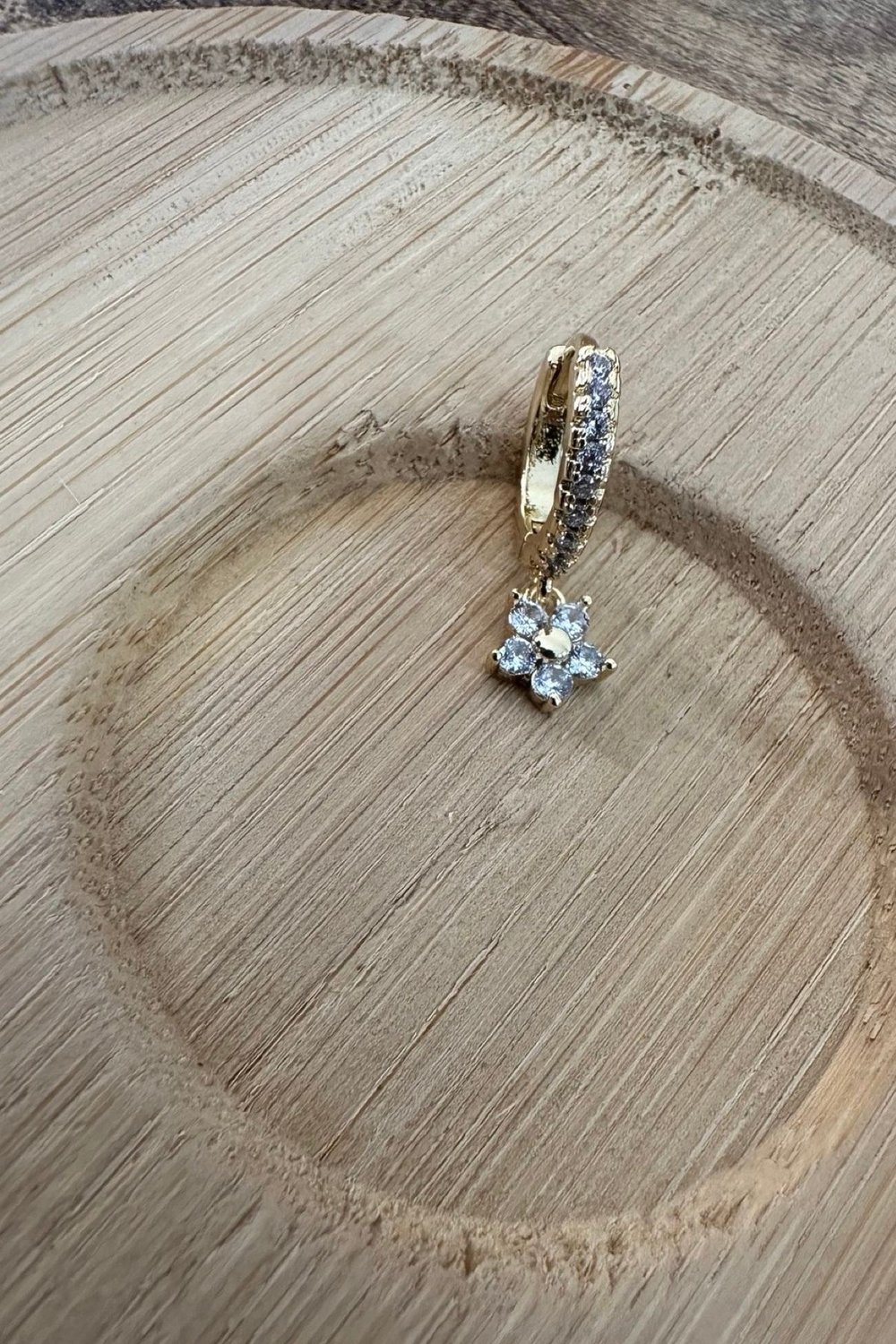 Zirkon Taşlı Minik  Sallantılı Kıkırdak Küpe 1 ADET 8 MM
