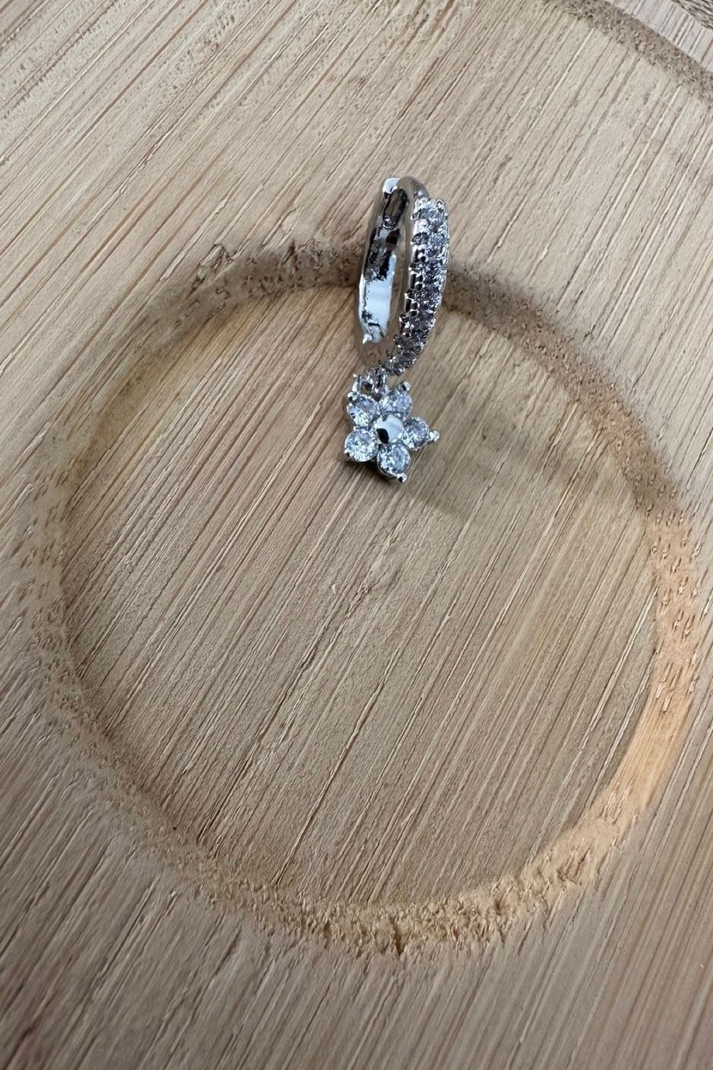 Zirkon Taşlı Minik  Sallantılı Kıkırdak Küpe 1 ADET 8 MM