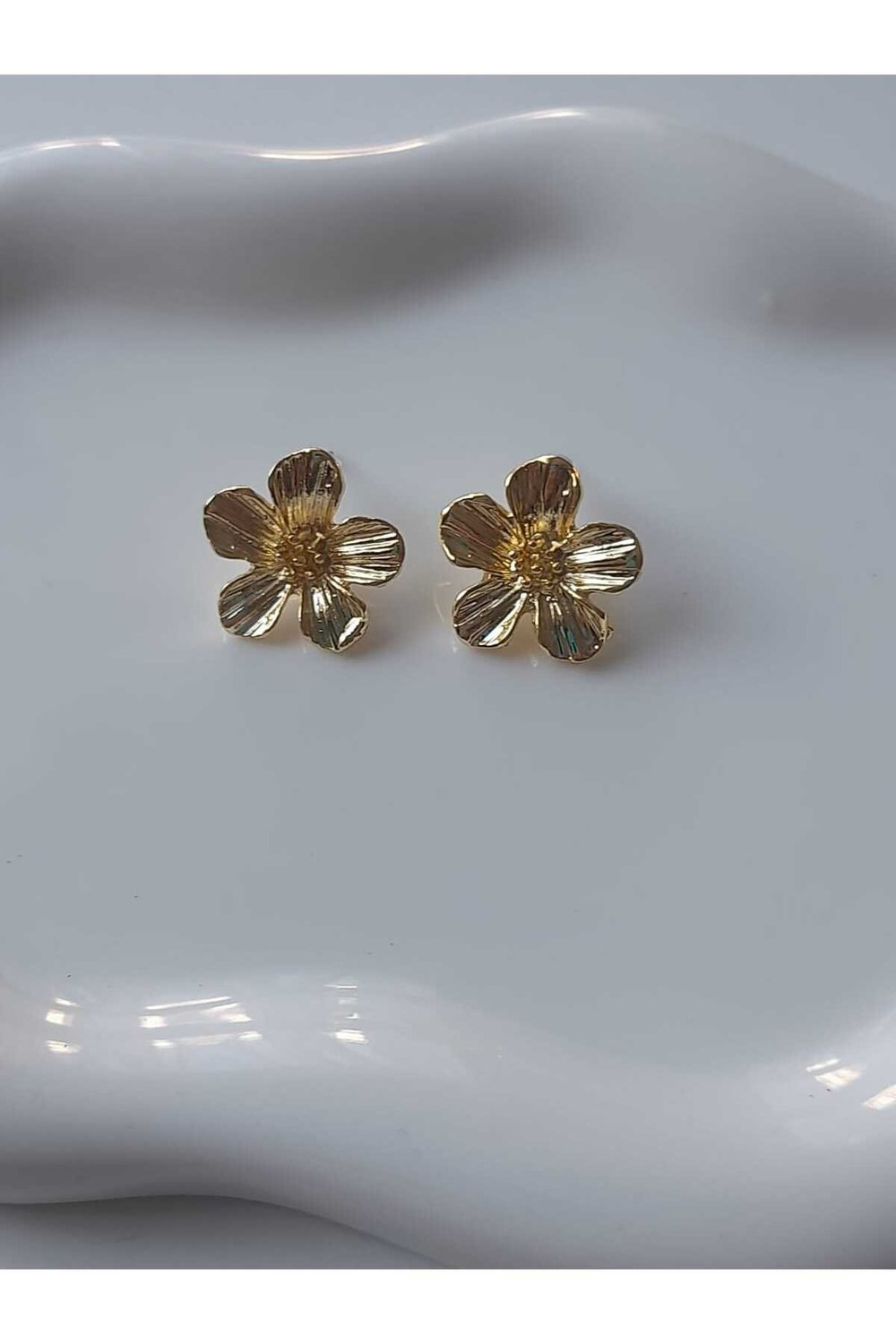 Mini gold cicek küpe