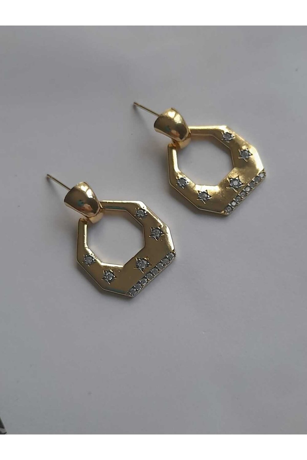 Mini yıldız detay gold küpe