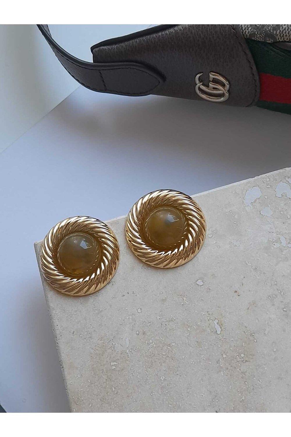 Yeşil taş vintage gold küpe