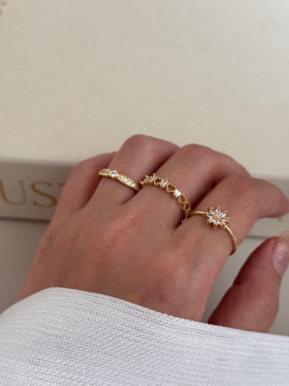 3’lü Ayarlanabilir Gold Taşlı Yüzük Seti – Kalp, Damla ve Çiçek Motifli