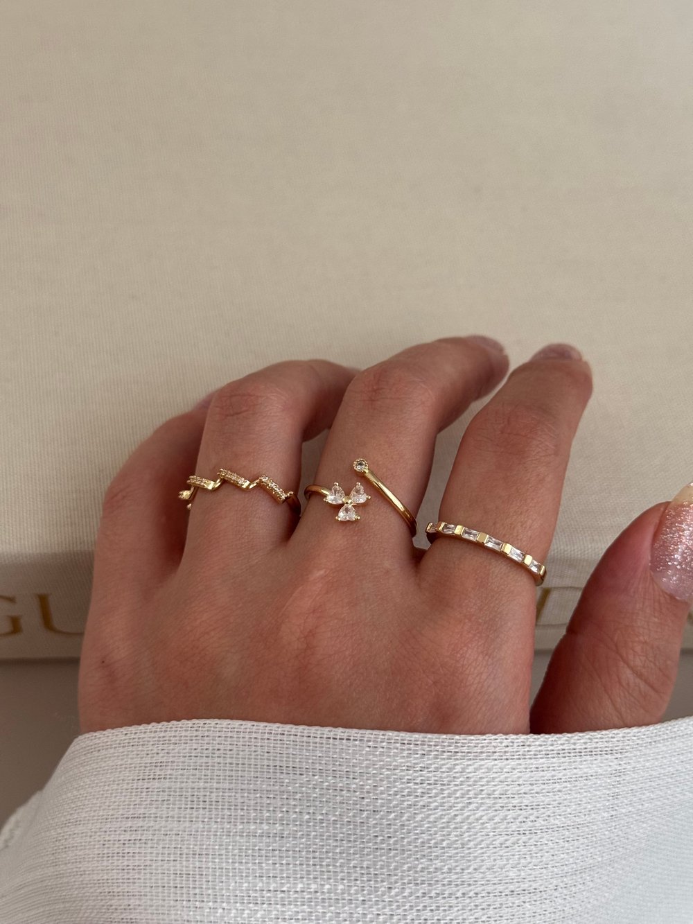 3’lü Ayarlanabilir Gold Yüzük Seti – Fiyonk, Geometrik ve Taşlı Tasarım