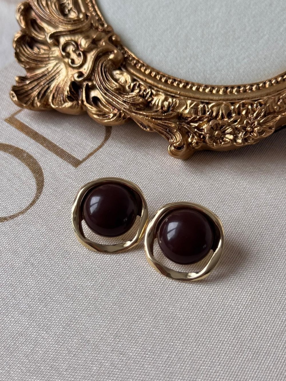 Bordo Taş Detaylı Gold Küpe 3417