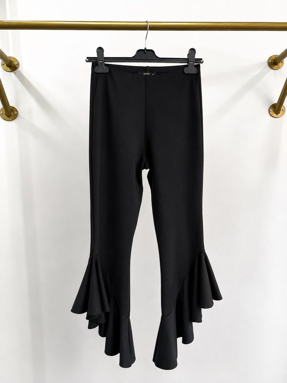 GUSTO SİYAH VOLAN DETAYLI KUMAŞ PANTOLON