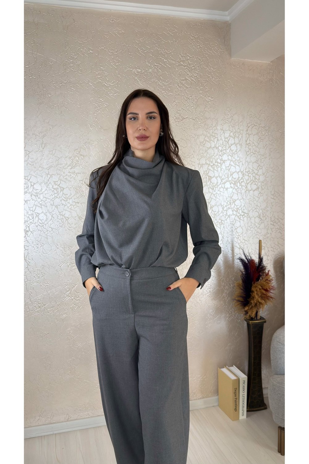 Antrasit Degaje Yaka Dökümlü Bluz-Pantolon Takım