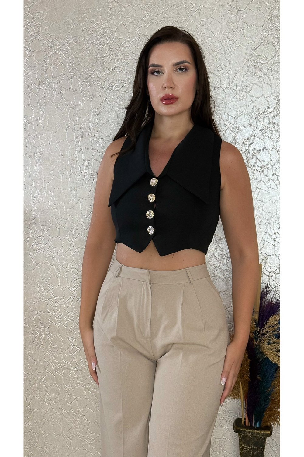 Düğmeli Kolsuz Kısa Siyah Kadın Ceket/Crop