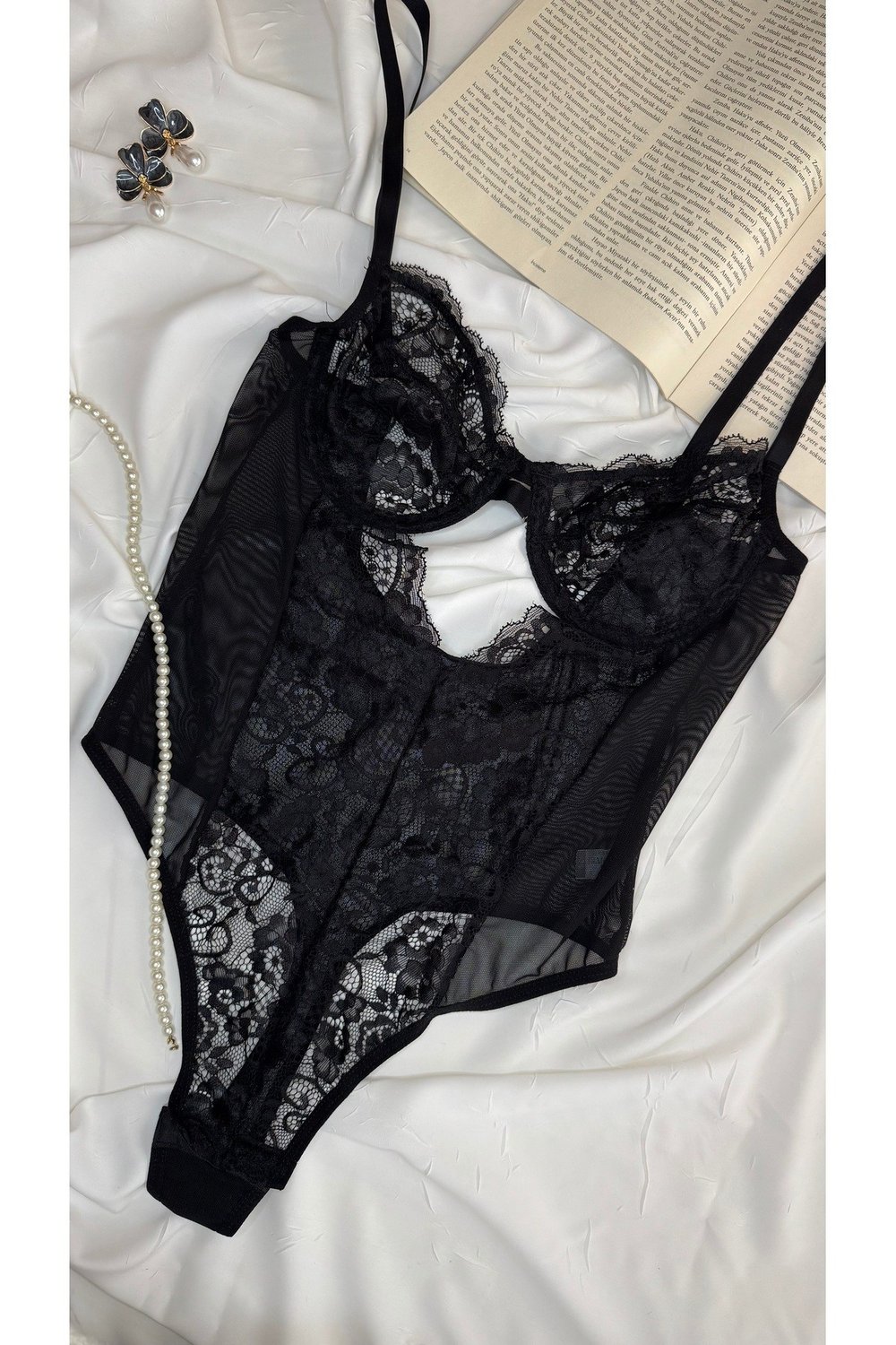 Siyah Dantelli Balenli Kapsız Transparan Alttan Çıtçıtlı Bodysuit