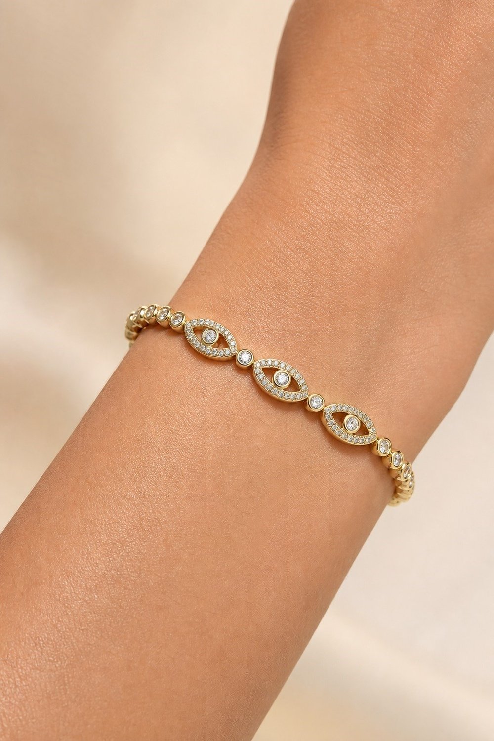 Fashion Üç Göz Motifli Taşlı Gold Renk Kadın Bileklik