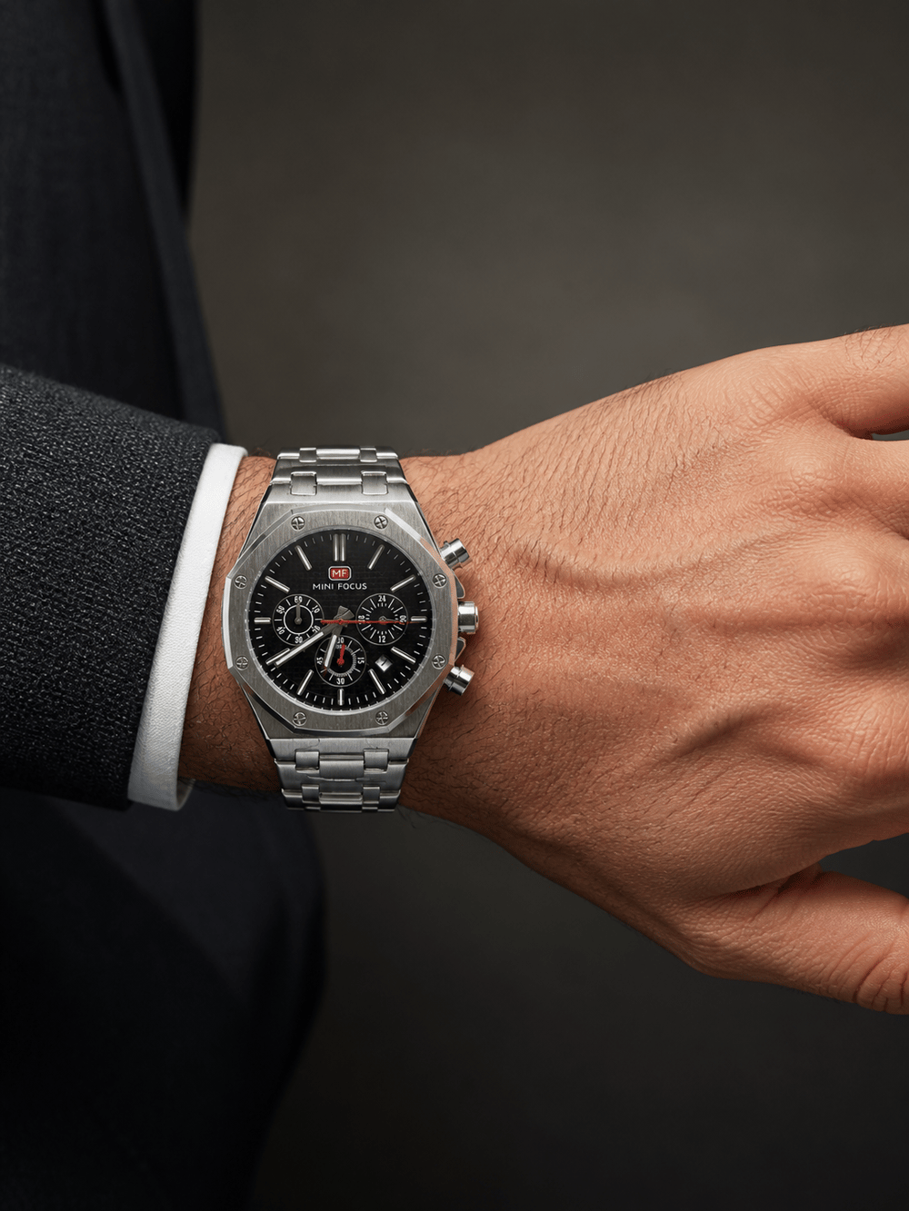Mini Focus MFG0609G Erkek Kol Saati – Siyah Kadran ve Gümüş Renk Metal Kordon