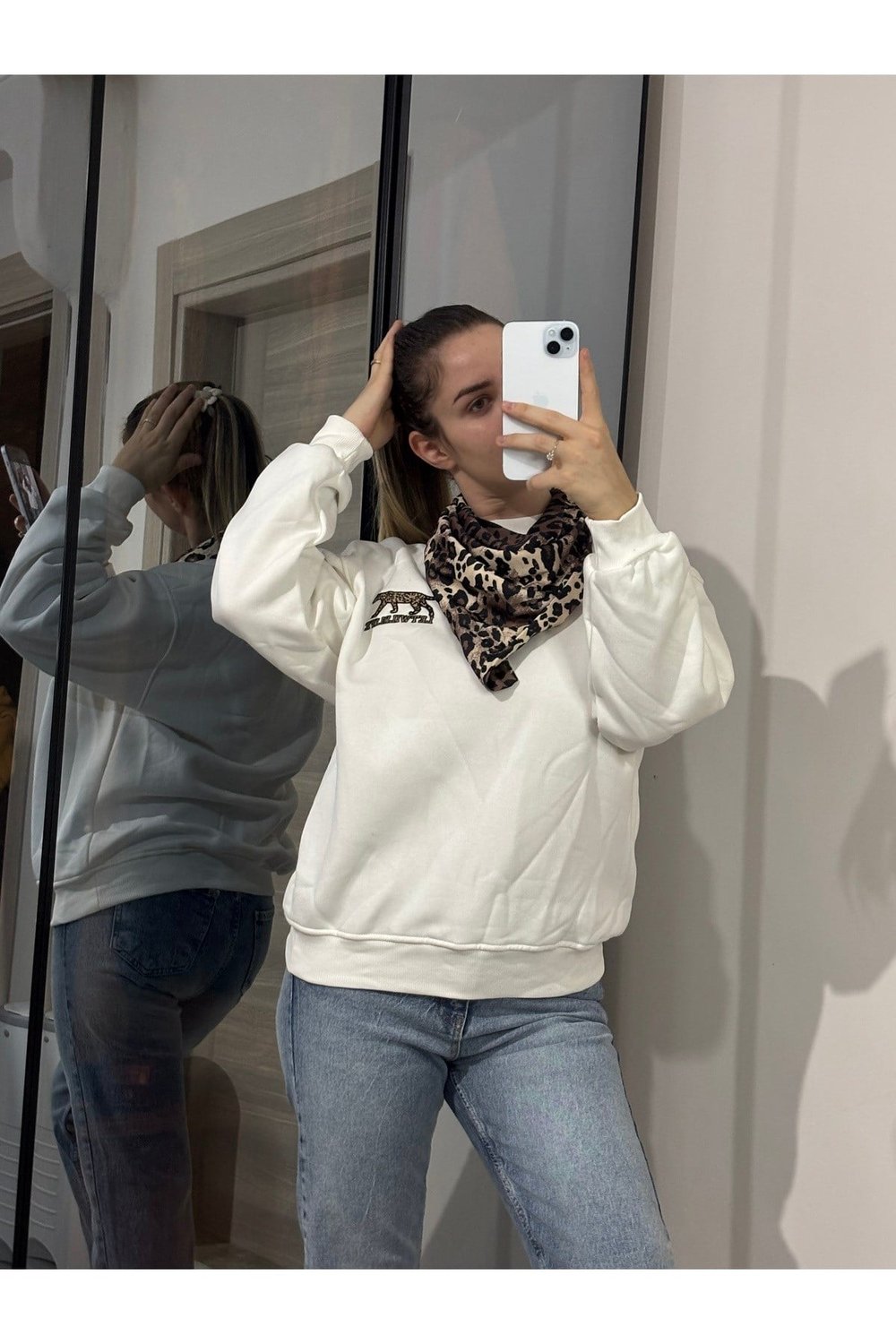 Fular Detay Sweatshirt