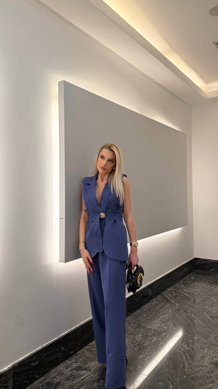 Saks Kemerli Yelek & Pantolon Takım – Şık Ve Modern Ofis Stili