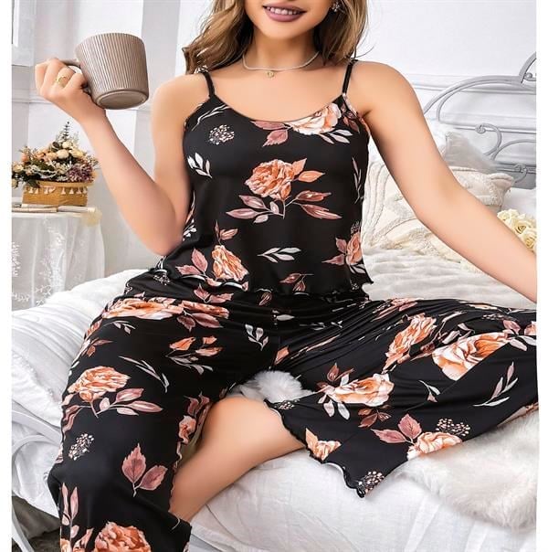 Büyük Beden Siyah Üstüne Çiçek Desenli İnce Askılı 2li Pijama Takımı