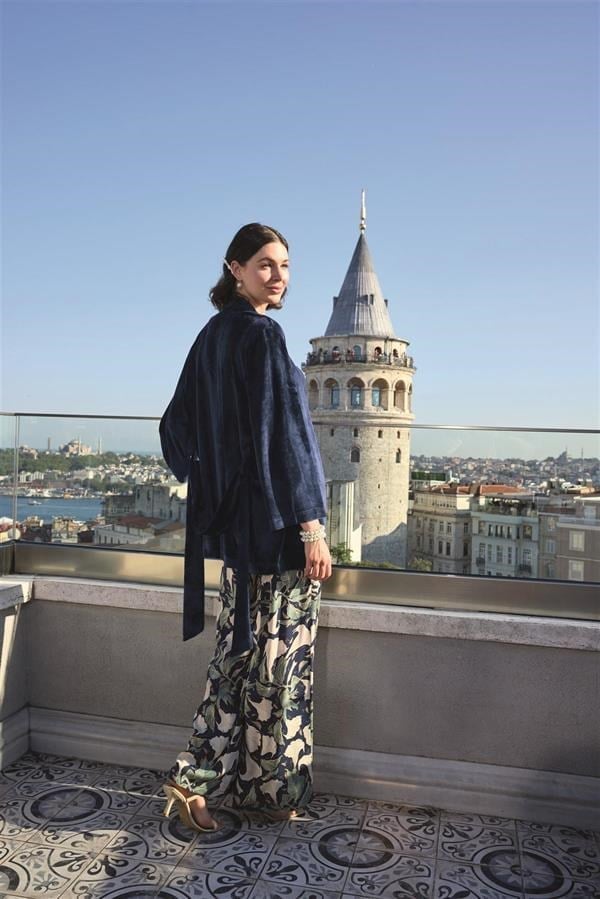 Yaprak Desenli ve Dantelli 3lü Pijama Takımı