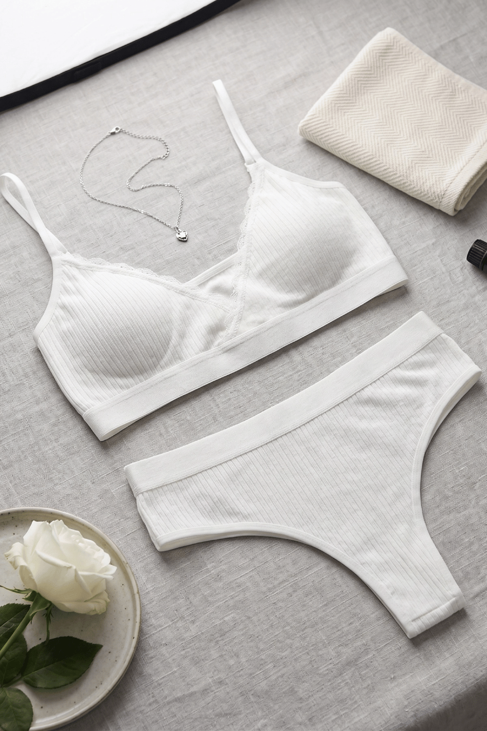Kadın Ekru Çıkarılabilir Pedli Fitilli Dantelli Bralet Takımı