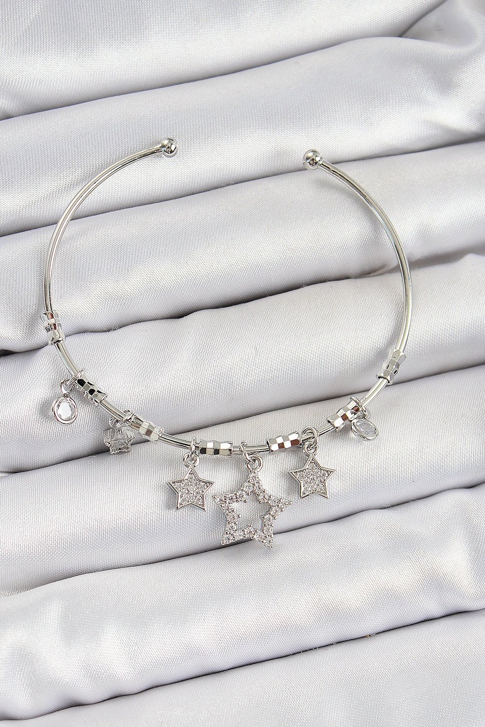 Pirinç Zirkon Taşlı Yıldız Model Gümüş Renk Charm Bileklik