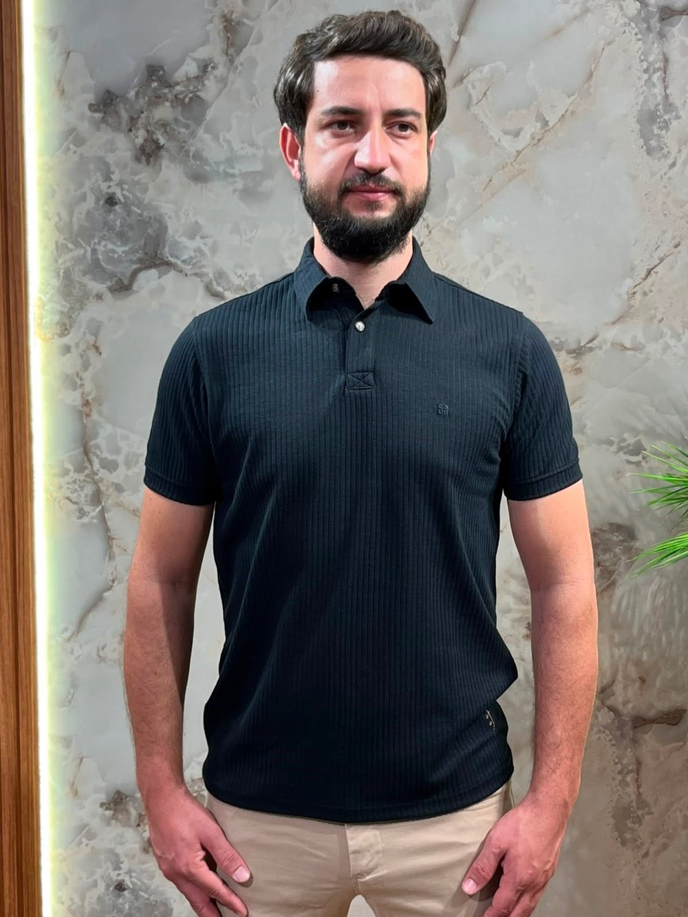 KENDİNDEN ÇİZGİLİ RAHAT SİYAH POLO YAKA TİŞÖRT