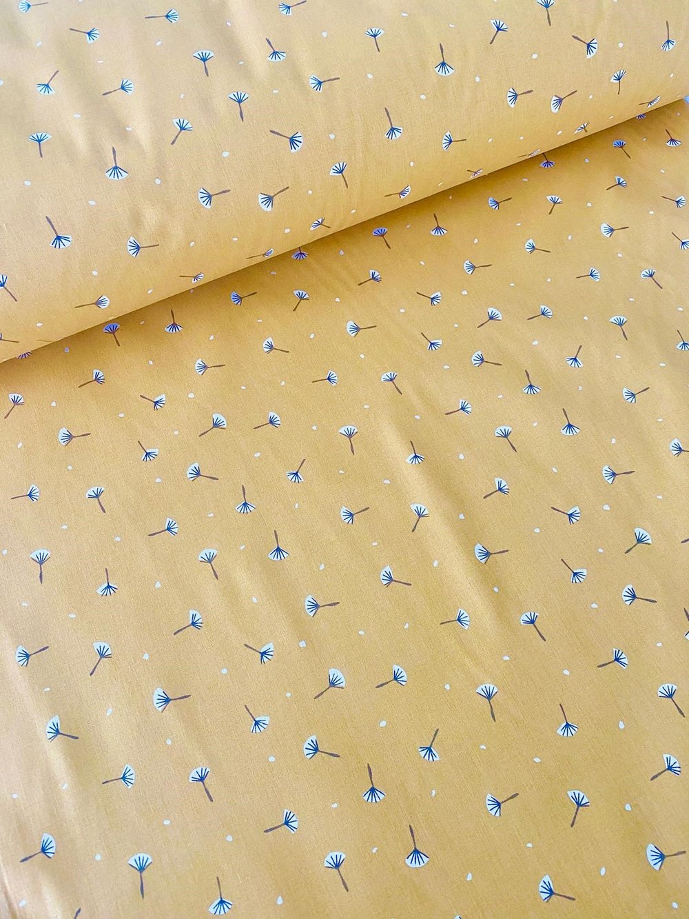 1 Metre Eni 240 Cm Hardal Sarısı Hindiba Desenli %100 Pamuklu Kumaş