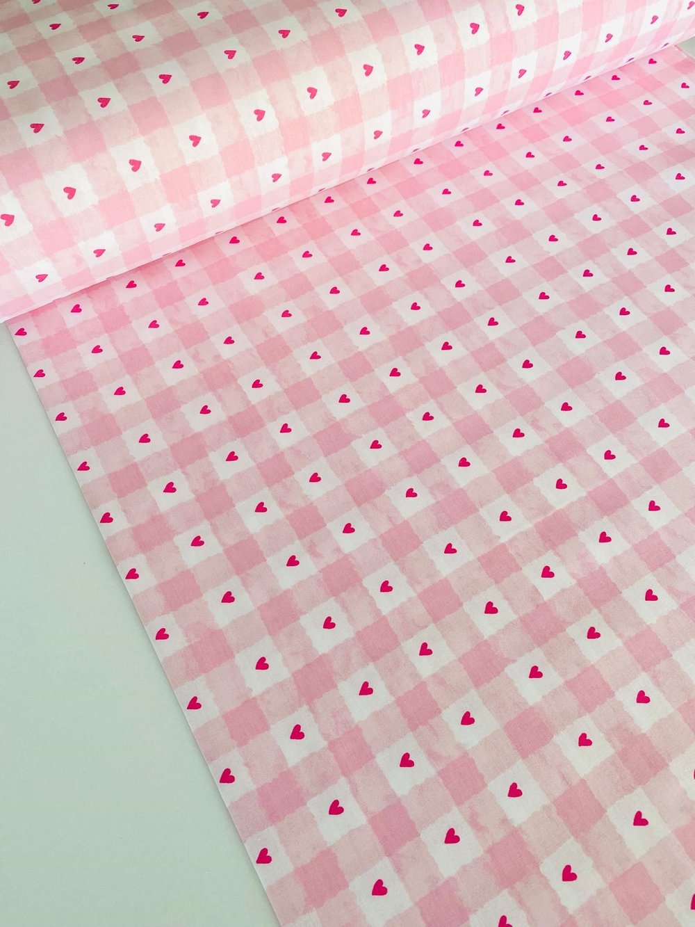 1 Metre Eni 240 Cm Pembe Kalp Desenli %100 Pamuklu Kumaş