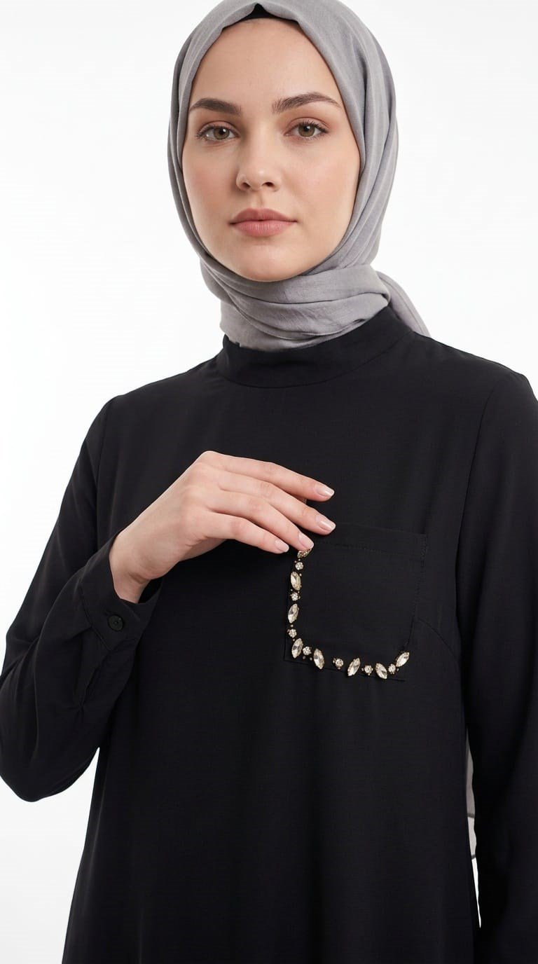 Siyah Cebi Taşlı Elbise