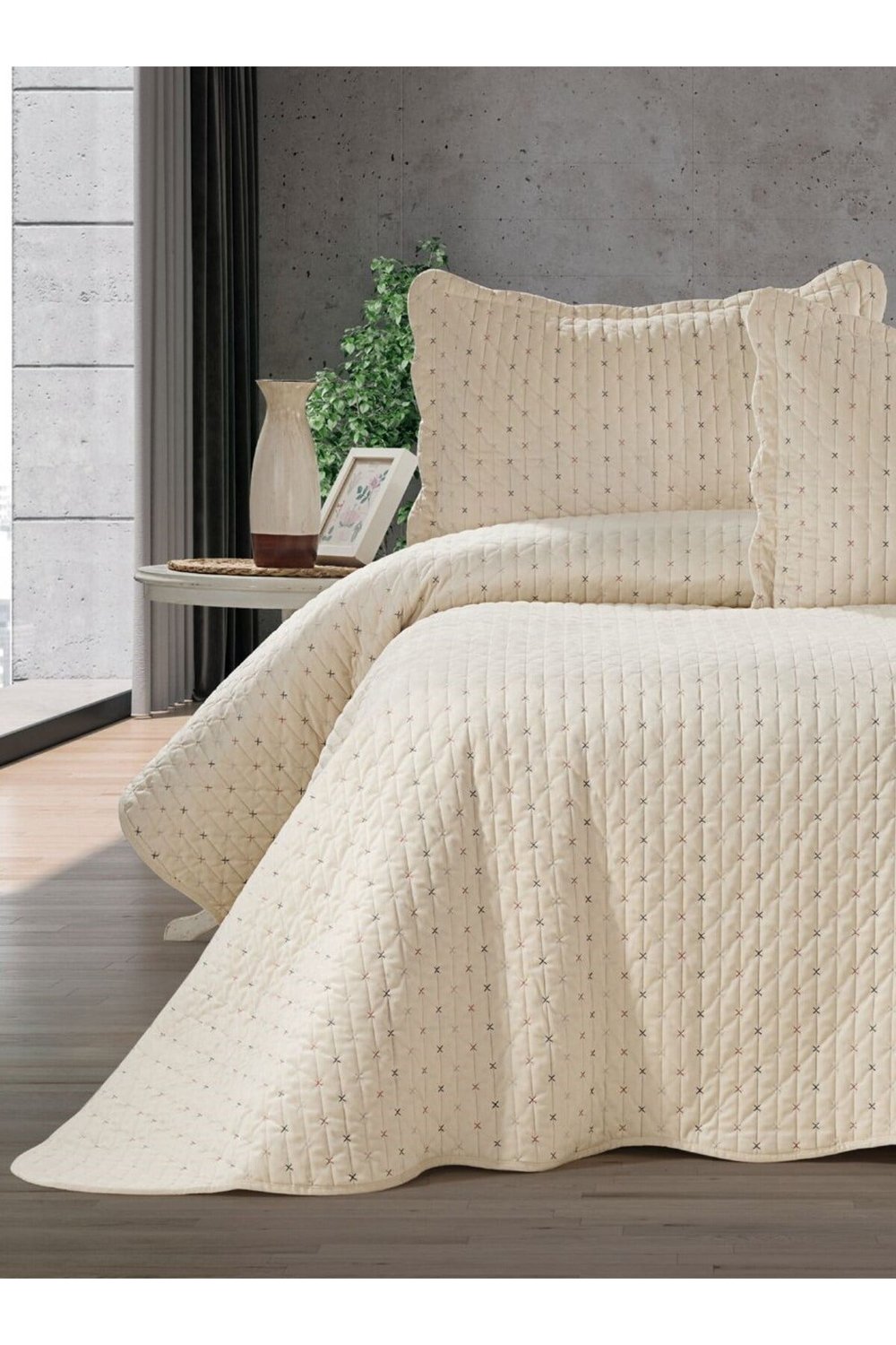 Renkli Nakışlı Çift Kişilik Yatak Örtüsü Seti (3 Parça) - 250x260 cm - Pvc Çantalı - %100 Pamuk
