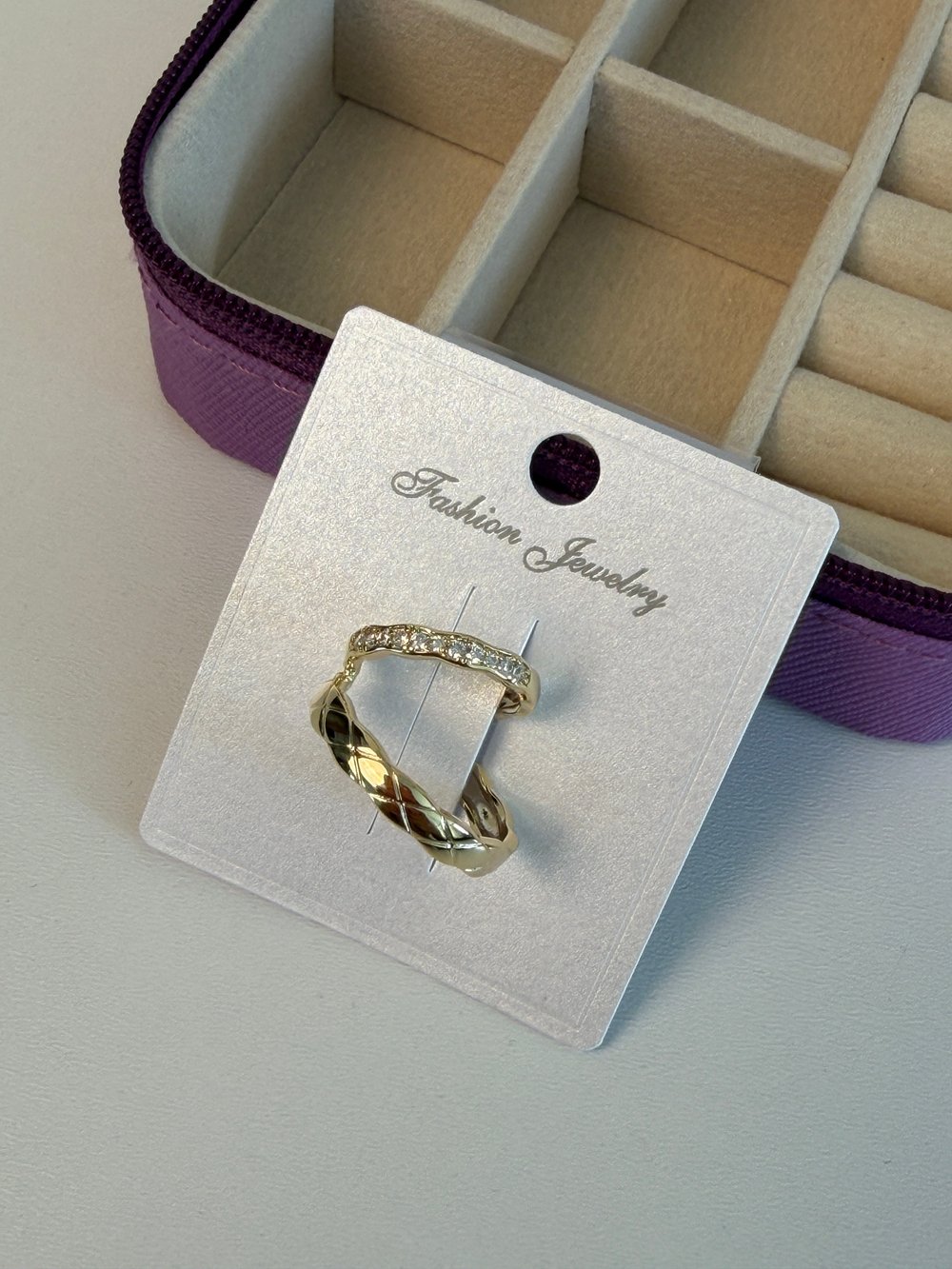 Gold Renk Taşlı Çapraz Geçişli Ear Cuff Küpe