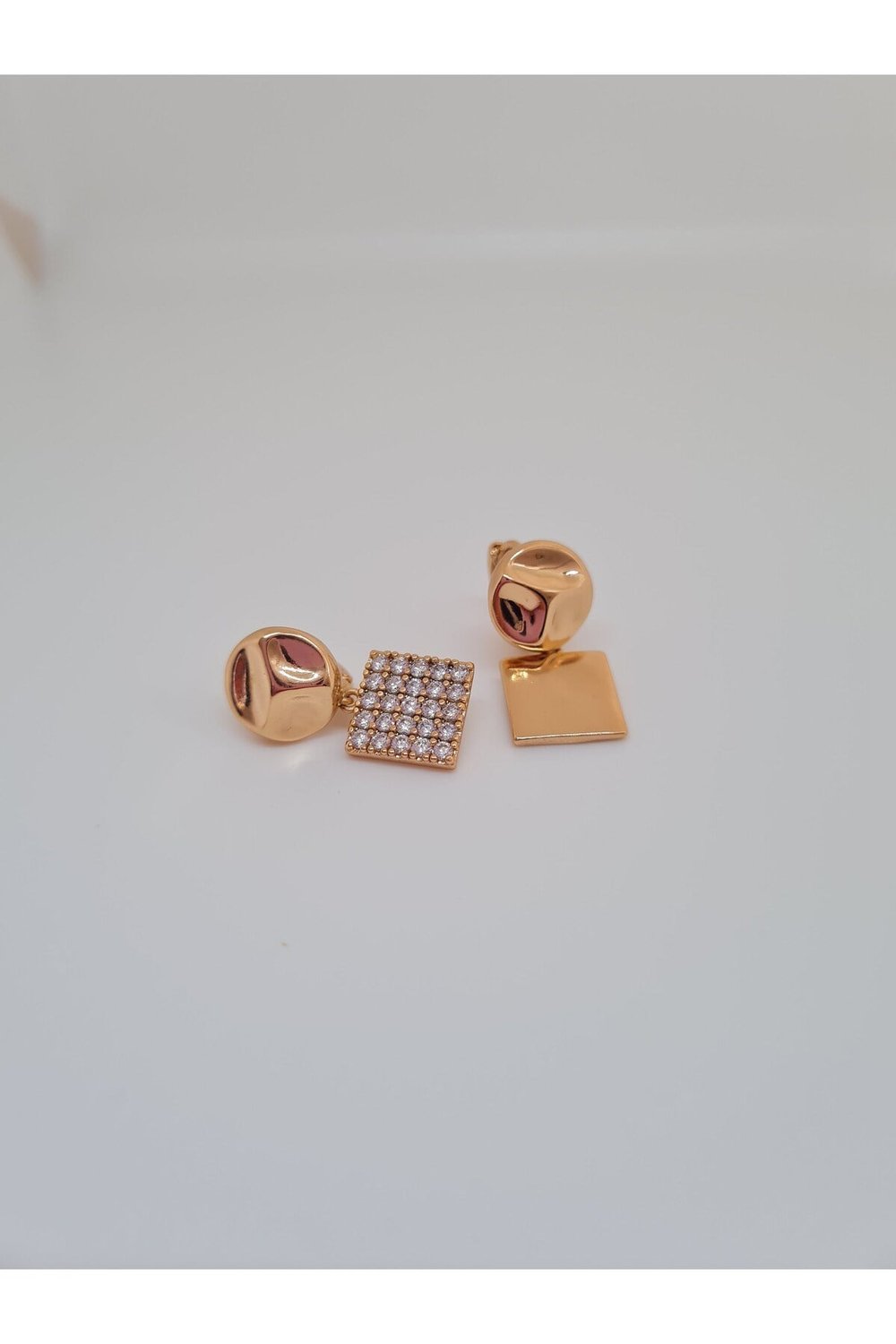 Özel Seri Plaka Model Minimal Kadın Çelik Küpe