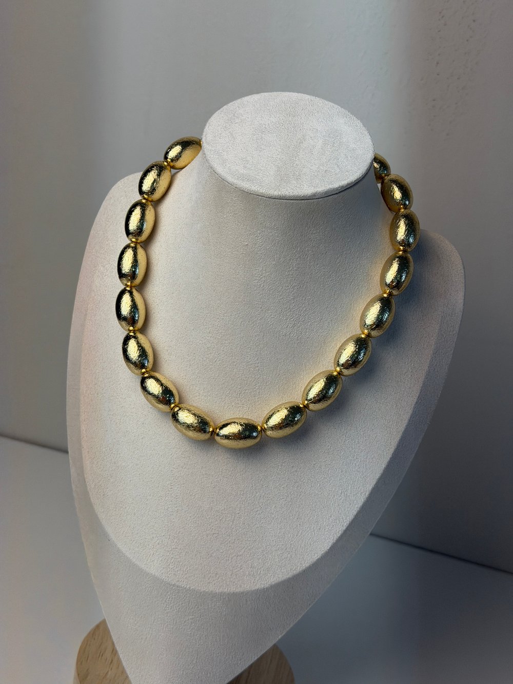 Gold Renk Oval Formlu Statement Kolye