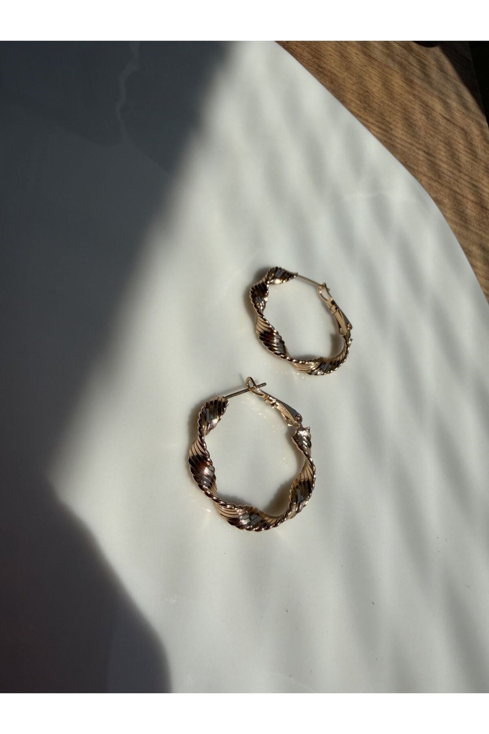 Rose Gold Burgulu Halka Küpe | Kalın Dokulu Şık Kadın Küpe