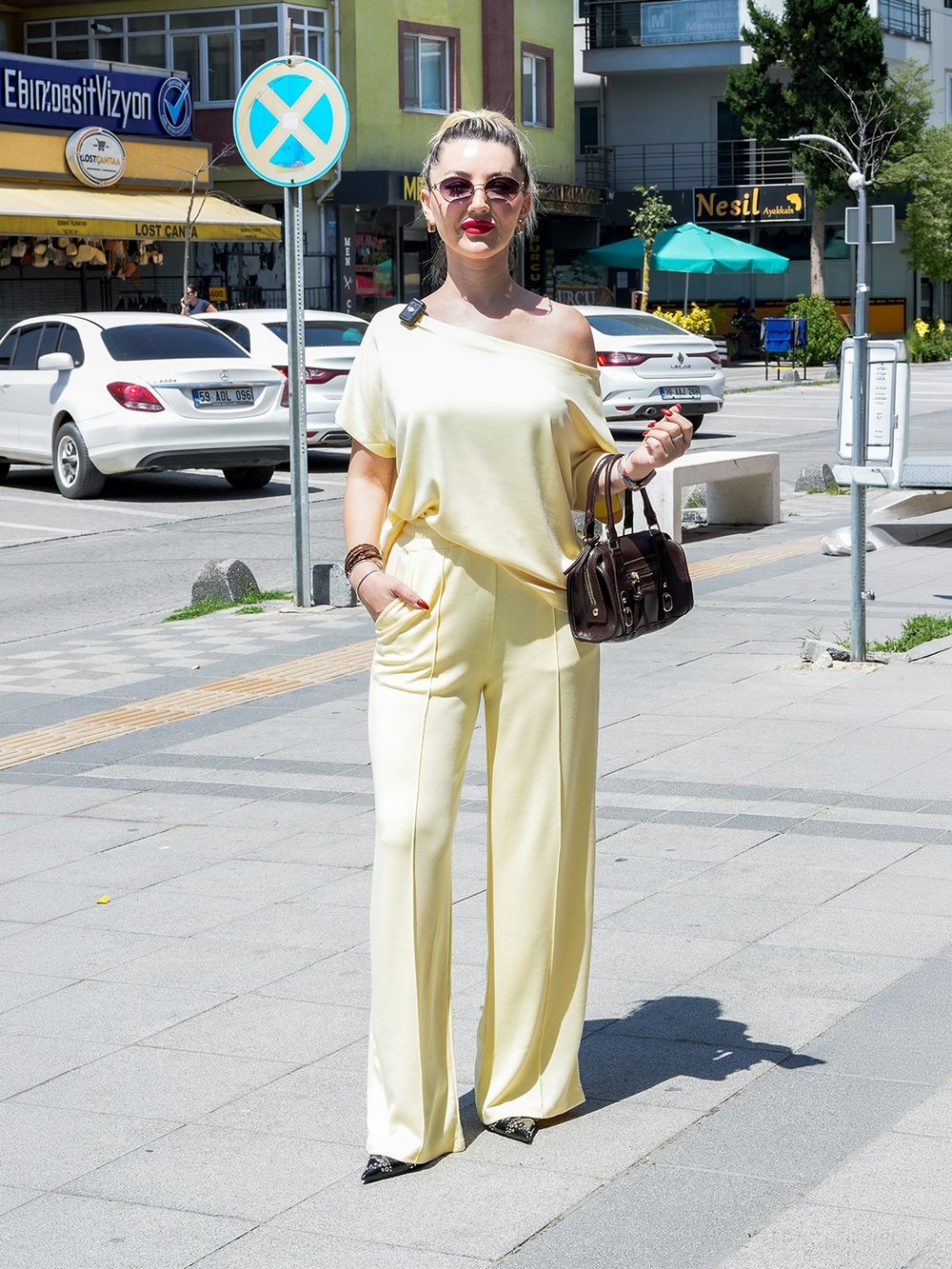 SARI ALT-ÜST TAKIM