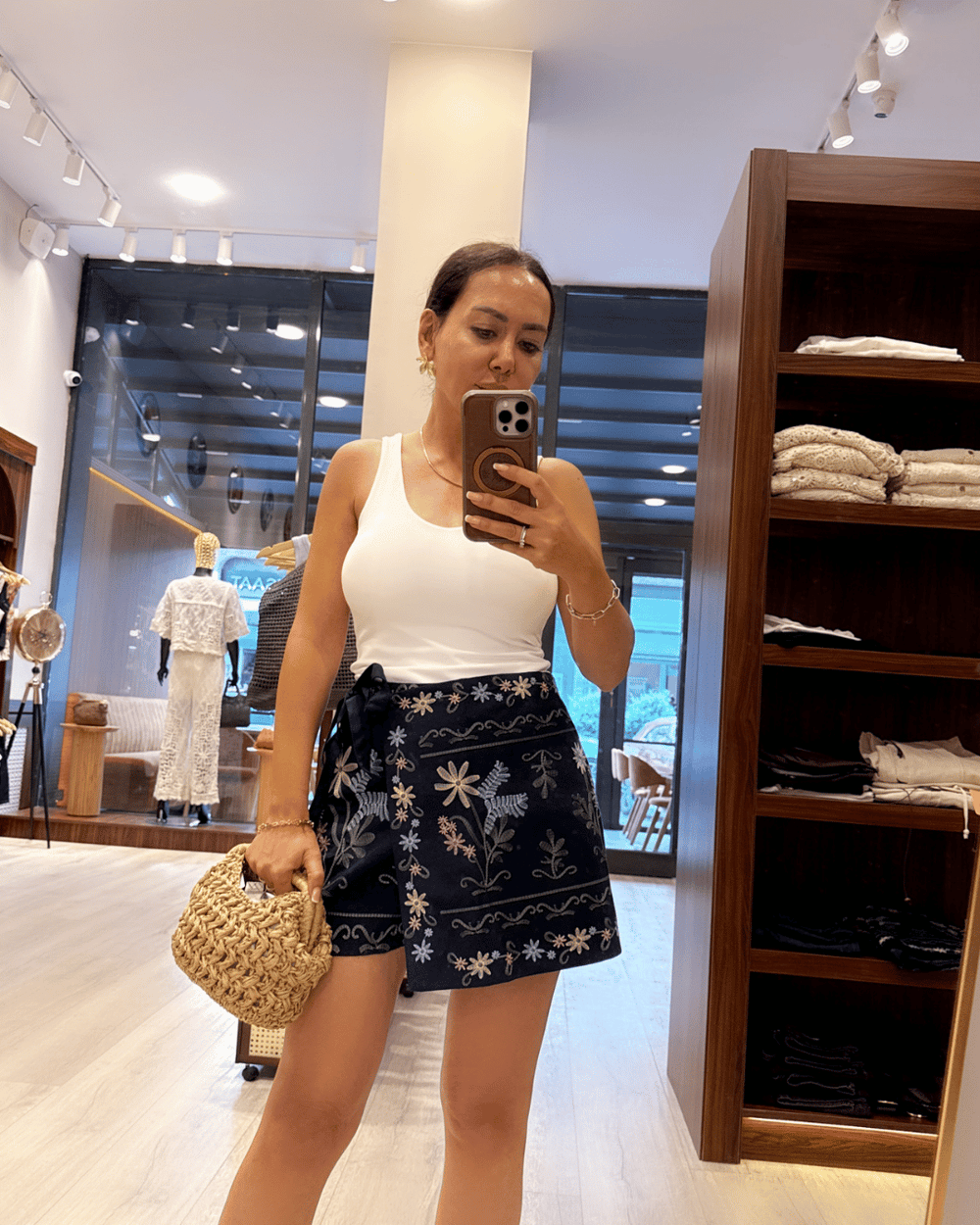 24Y13478 QUZU NAKIŞLI KRUVAZE ŞORT ETEK