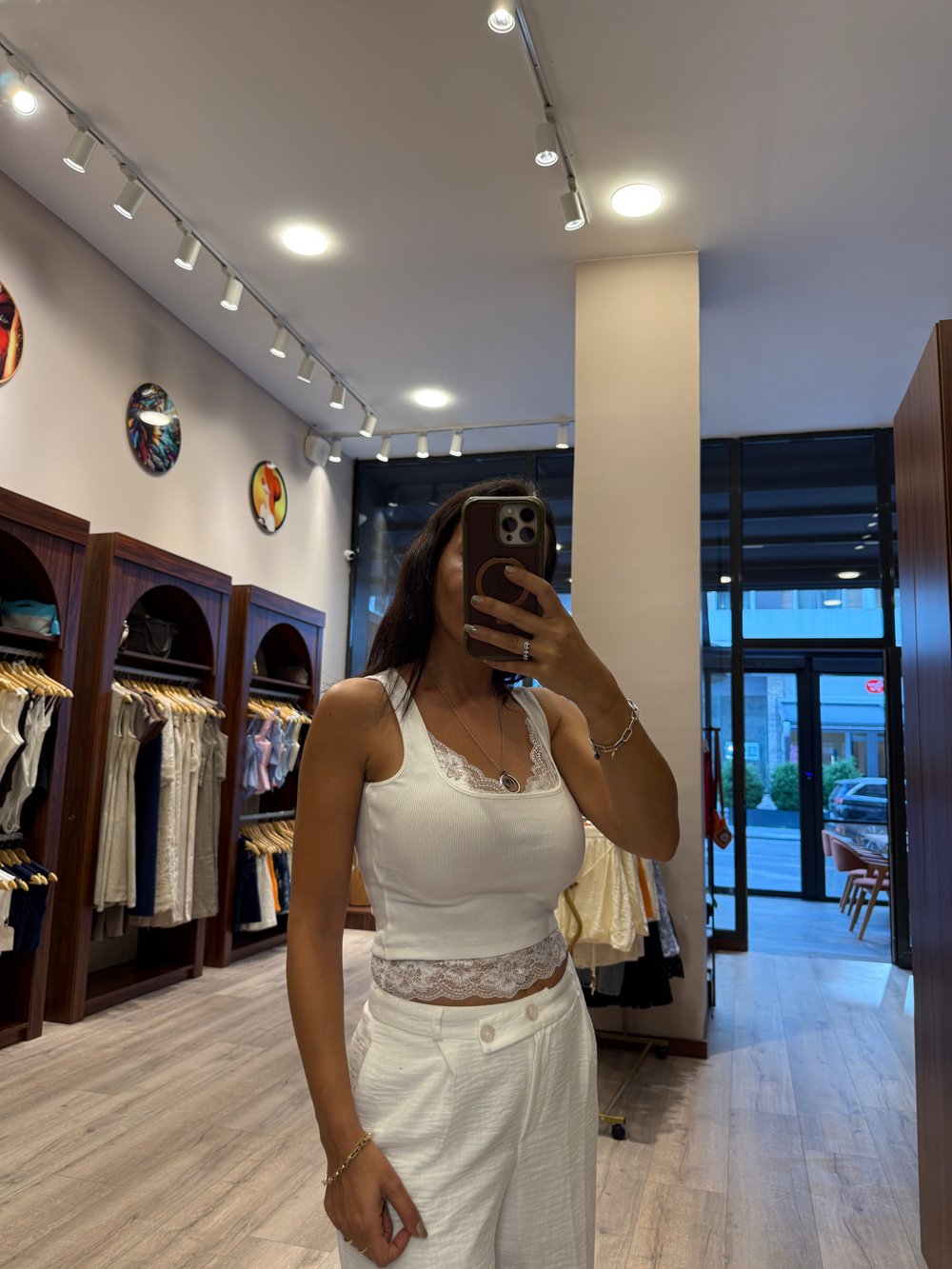 Dantel Detaylı Bluz-Beyaz
