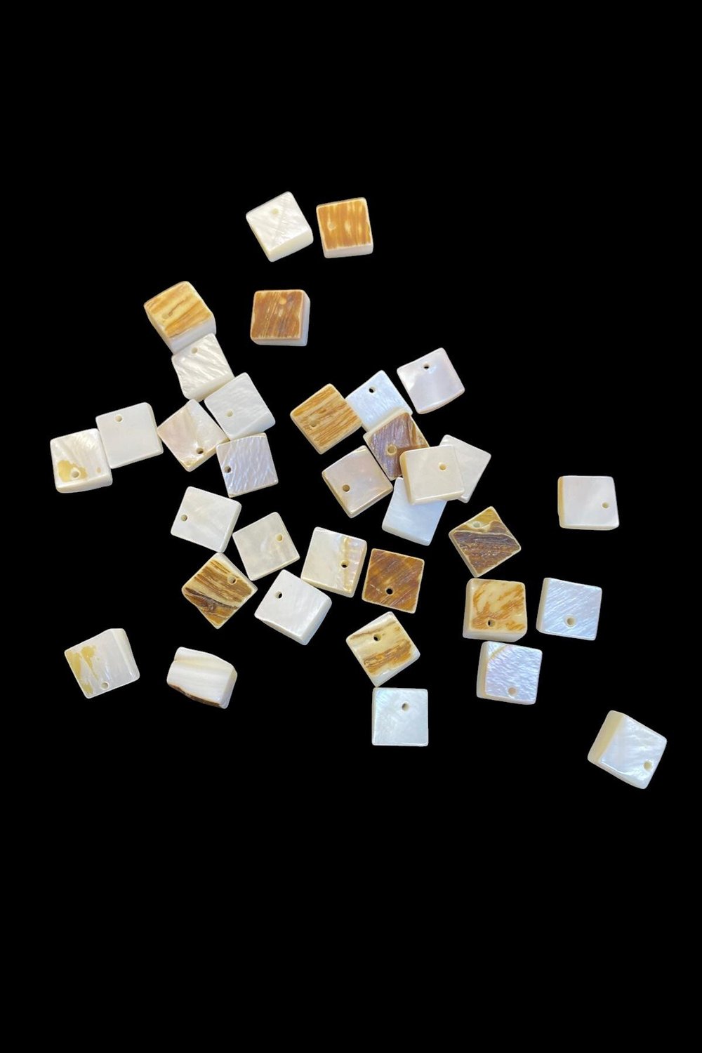 10x10 mm Kare 5 mm Kalınlığında Doğal Taş Boncuk (20 Adet)