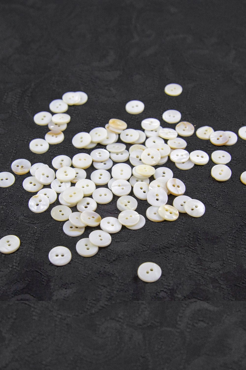 11 mm Çift Delikli Krem Düğme Doğal Taş Takı Aksesuar Malzemesi (20 Adet)