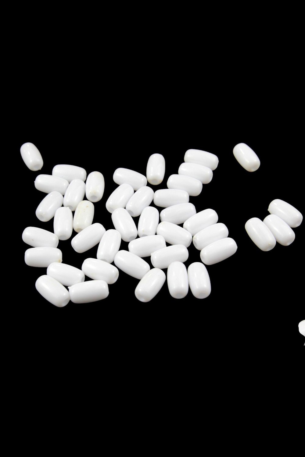 11x20 mm Silindir Şeklinde Beyaz Plastik Boncuk Takı Malzemesi 4 mm (10 Adet)