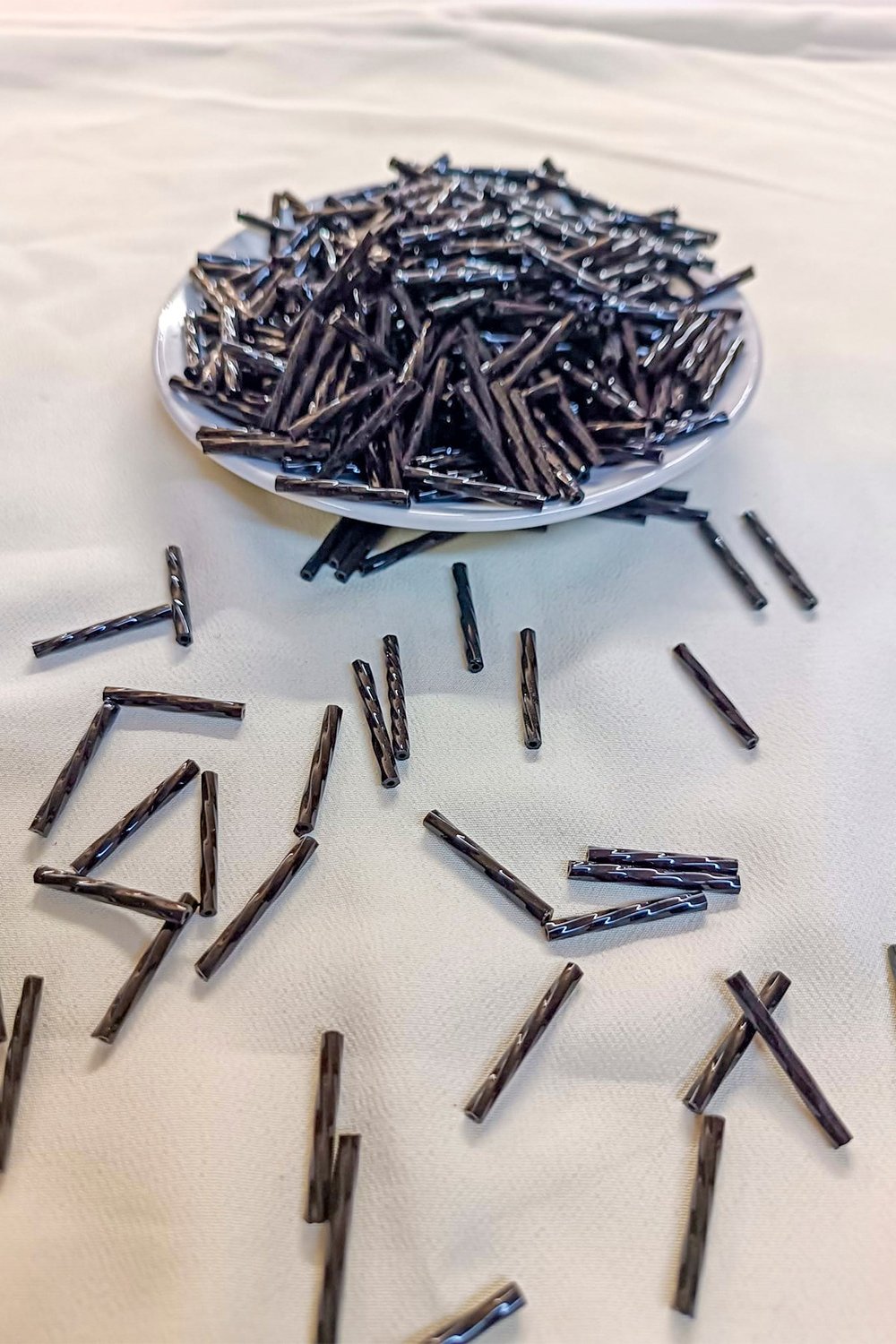12 mm Siyah Burgulu Boru Boncuk (50 Gr)