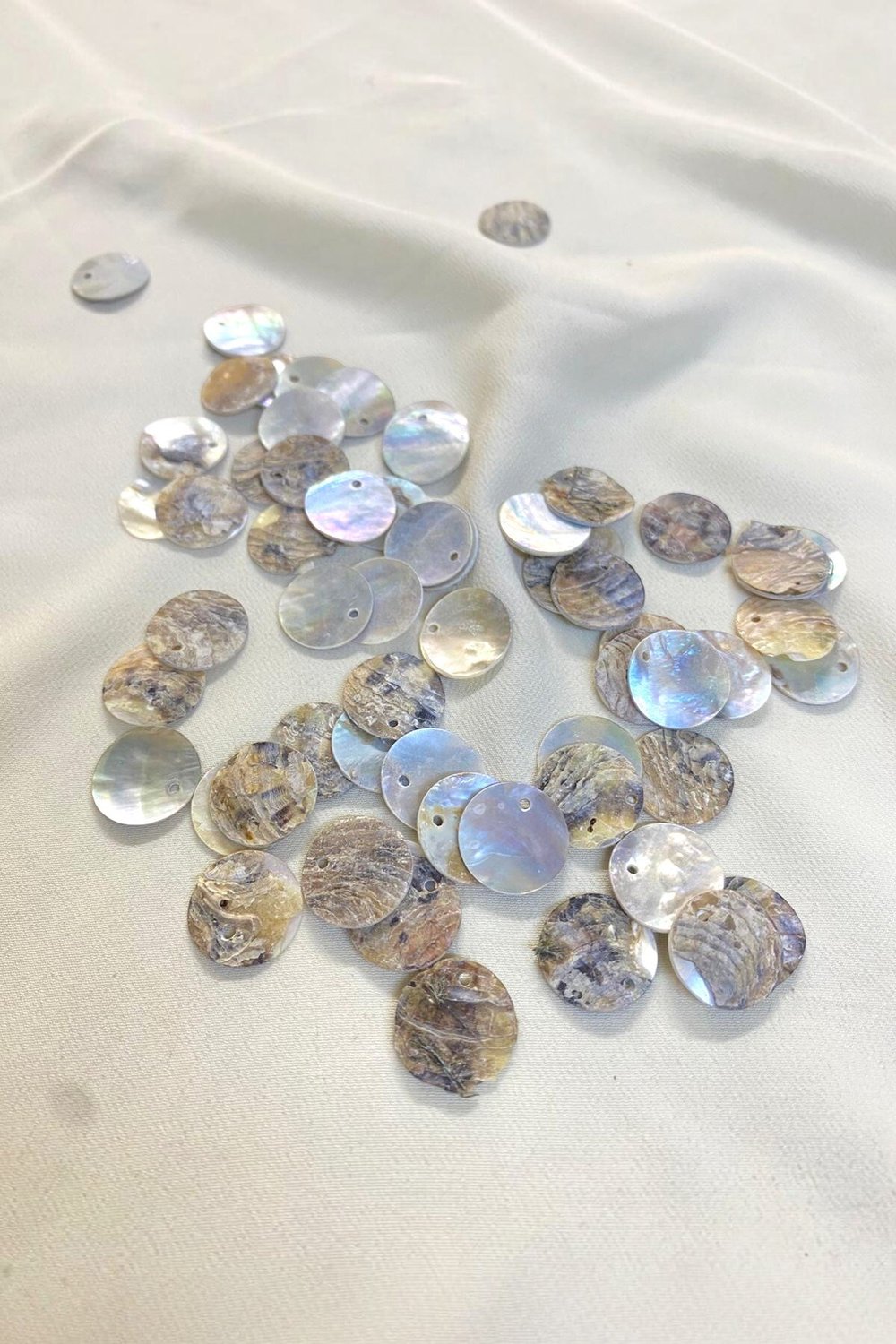 15 mm Yandan Delikli Düğme Doğal Taş (20 Adet)